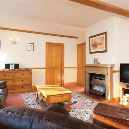 Holiday home Stone Howe *